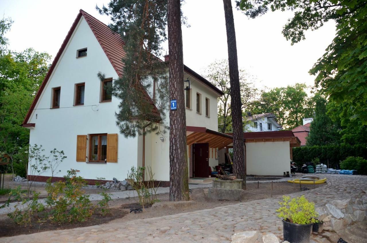 Willa Danusia Milanowek Kültér fotó